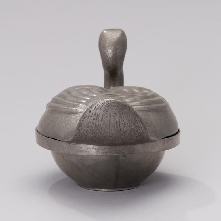 A Chinese pewter tureen, Loong Kee, early 20th century.