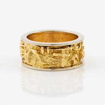 Arnaldo Pomodoro, a ring, 18K gold.