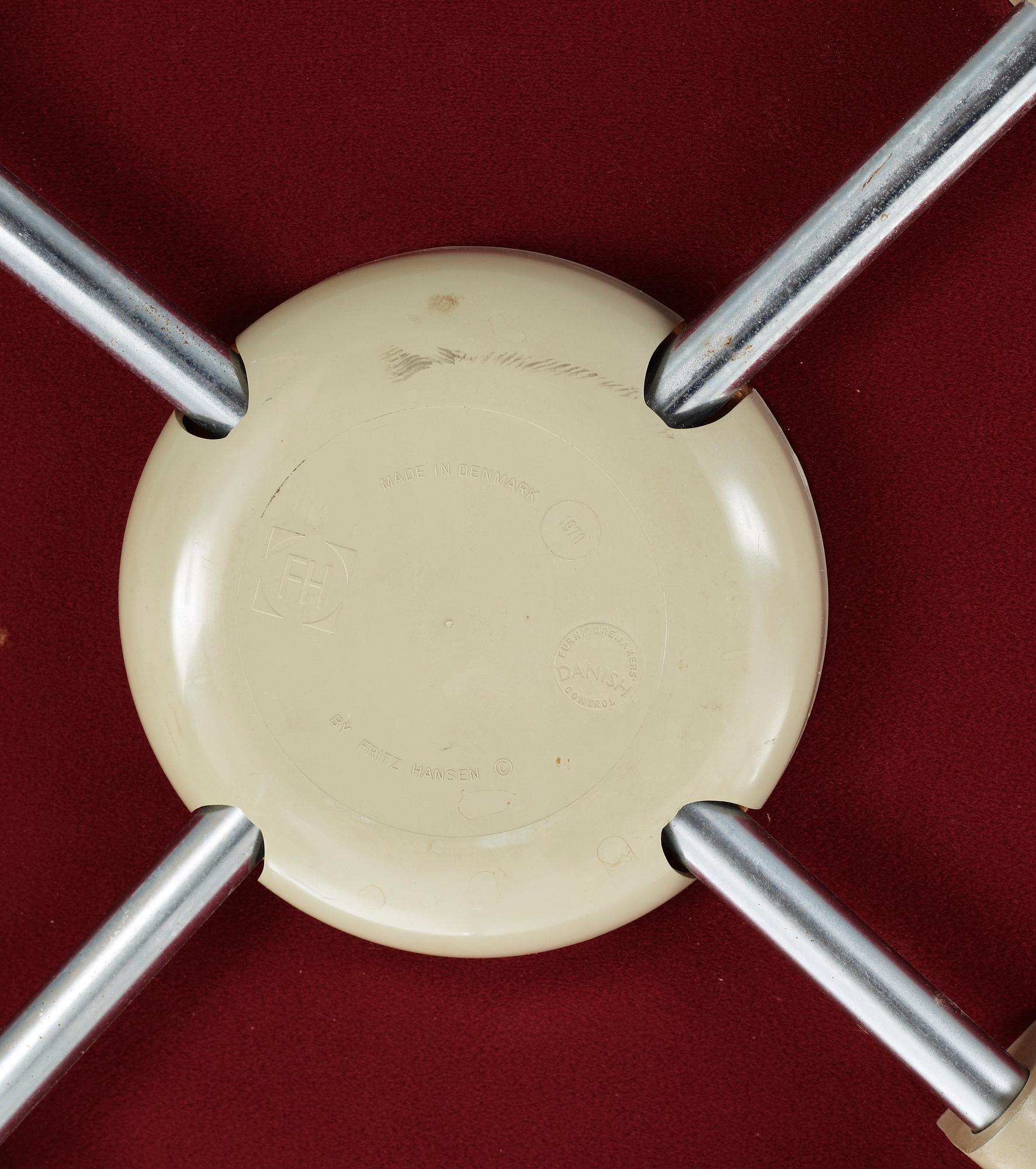 KARMSTOL, "Sjuan", Arne Jacobsen, Fritz Hansen, 1970.