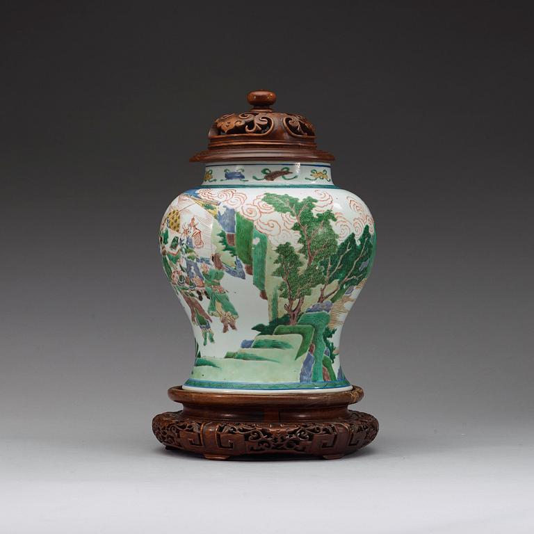 A famille verte figure scene vase, Qing dynasty, 19th century.