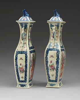 URNOR med LOCK, ett par, kompaniporslin. Qing dynastin, Qianlong (1736-95).