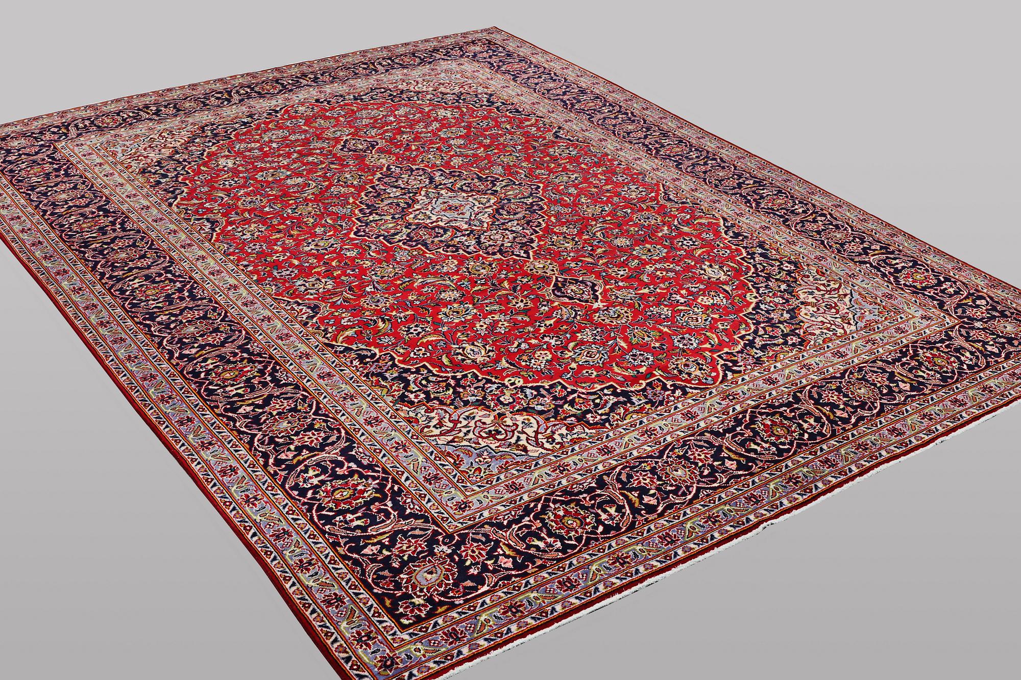A carpet, Kashan, ca 397 x 295 cm.