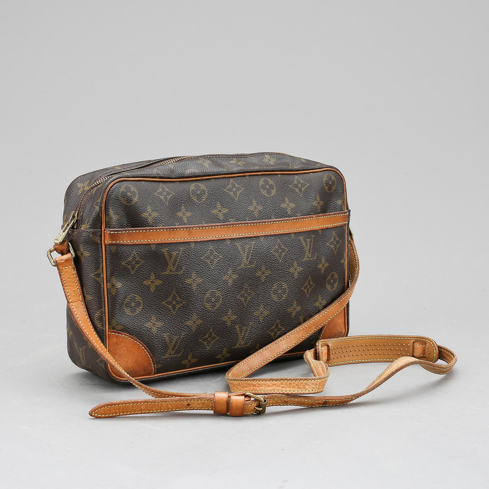 HANDVÄSKA, Louis Vuitton.