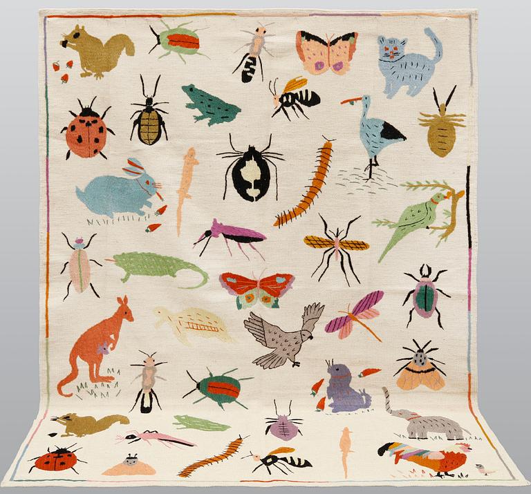 Matta, broderad slätväv, ca 231 x 174 cm.