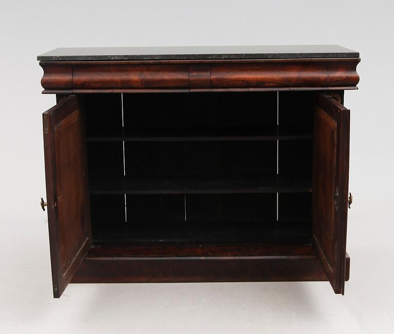 SIDEBOARD, England, 1800-talets andra hälft.