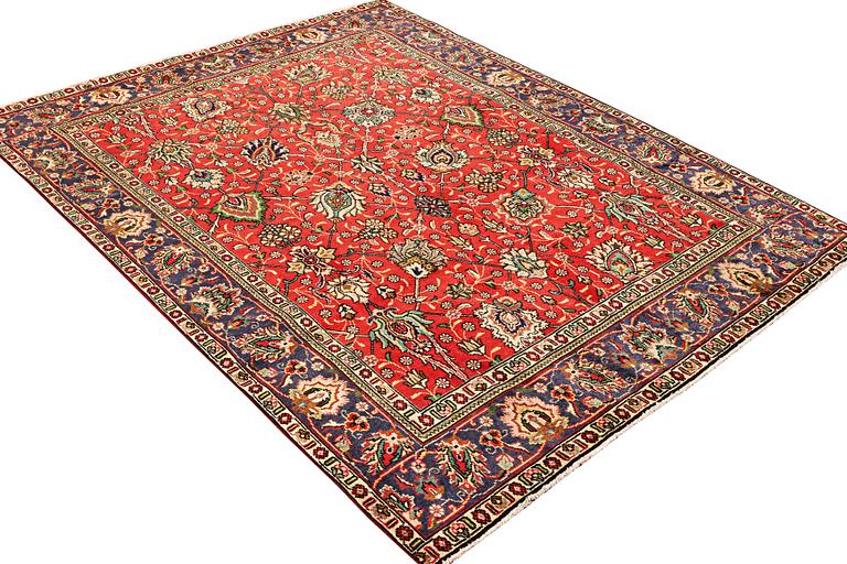 Carpet, Tabriz, approx 254 x 198 cm.