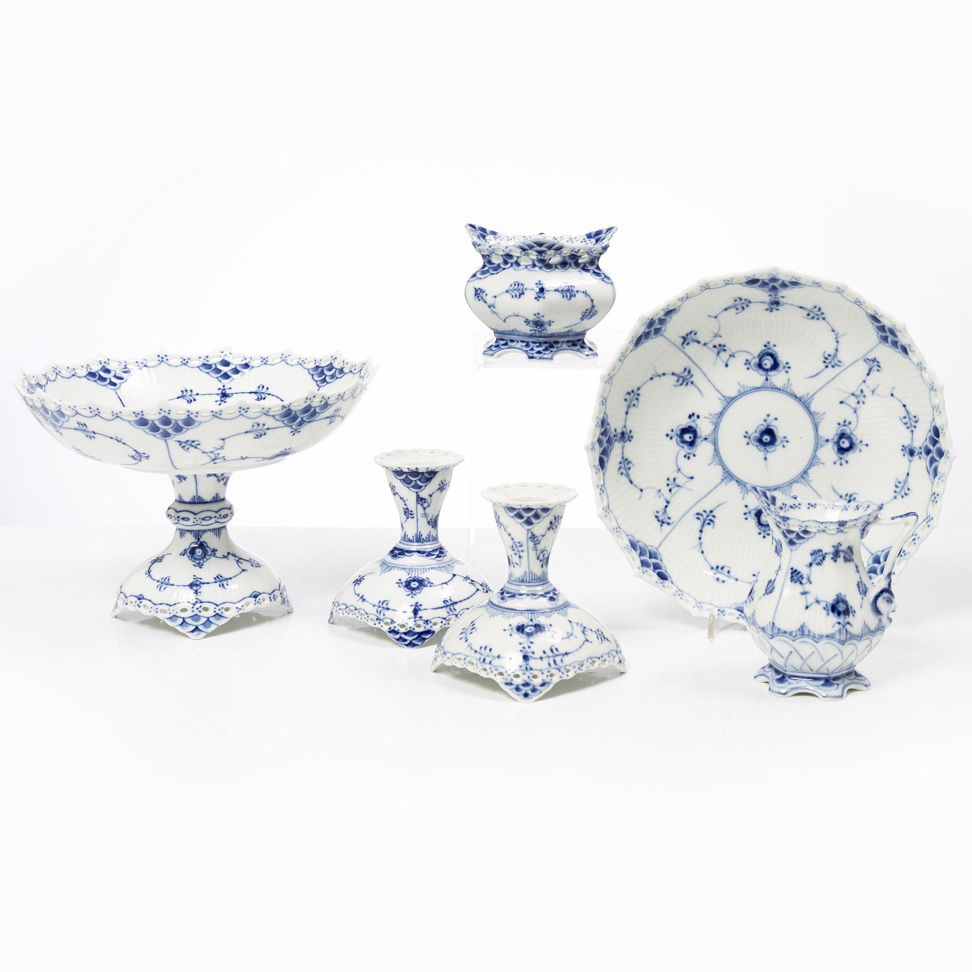 Royal Copenhagen, servisdelar, 6 st, porslin, "Musselmalet", helblonde, Danmark, 1969-1973.