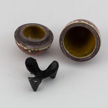 Hans Hedberg, a signed faience egg with stand, Biot, France.