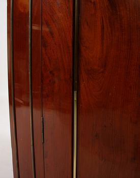 HÖRNSKÅP, sannolikt stockholmsarbete, Karl Johan, 1800-talets första hälft.