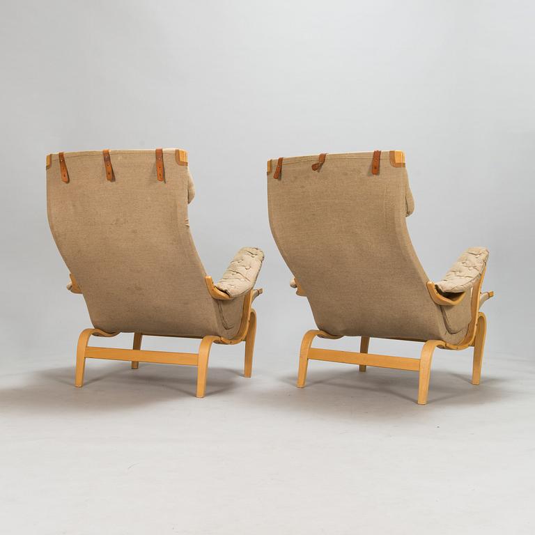 Bruno Mathsson,  fåtöljer ett par, "Pernilla", Dux, 1900-talets slut.