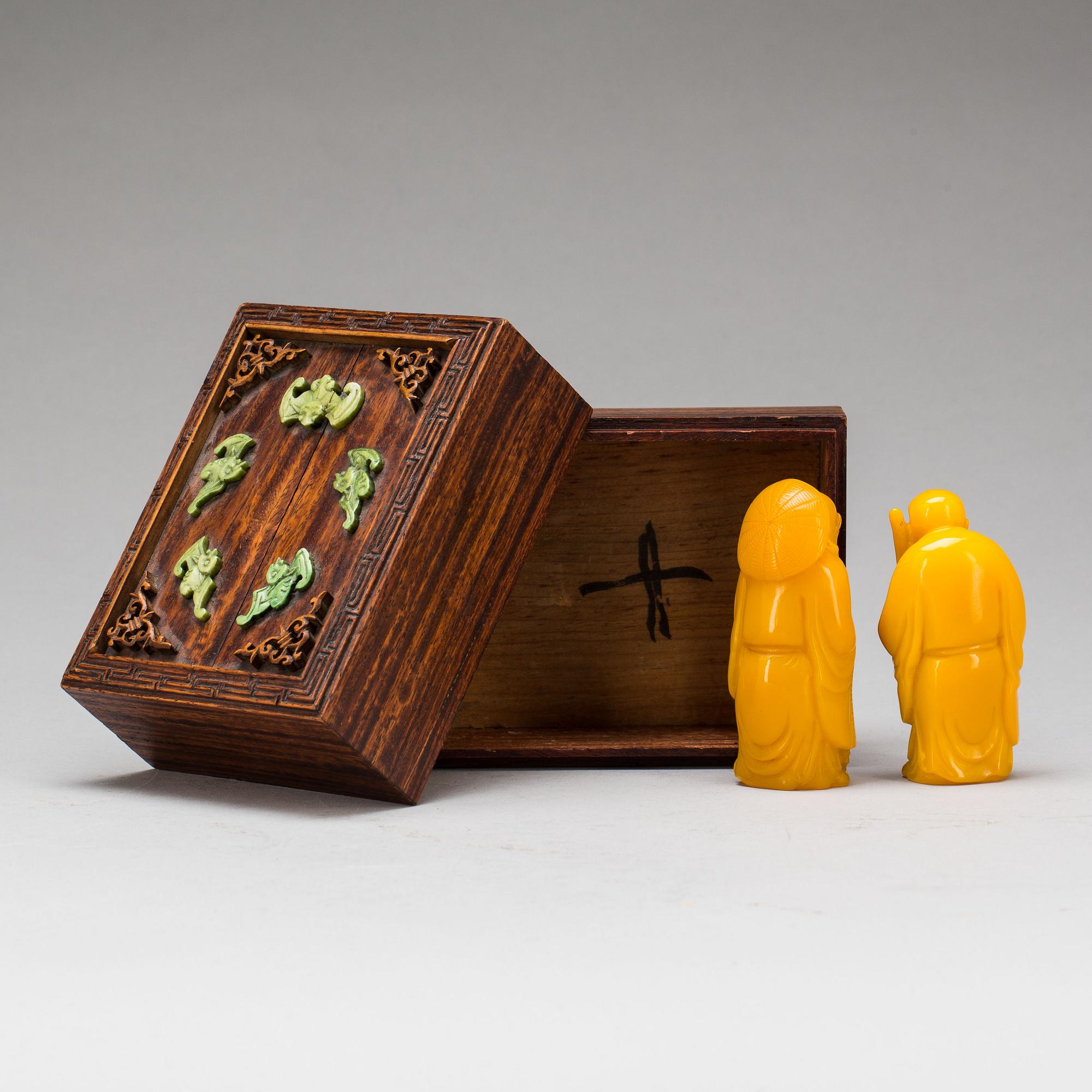 FIGURINER SAMT SKRIN, 3 st, Kina 1900-tal.