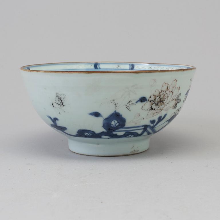 A blue and white bowl, Qing dynasty, Qianlong (1736-95). "Nanking Cargo".