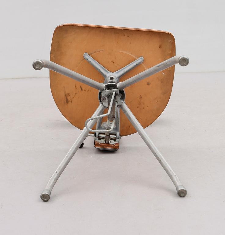 STOL, industrimodell, 1900-talets mitt.