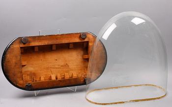 GLASKUPA FÖR UR MED SOCKEL, glas, trä, 1800-talets andra hälft.