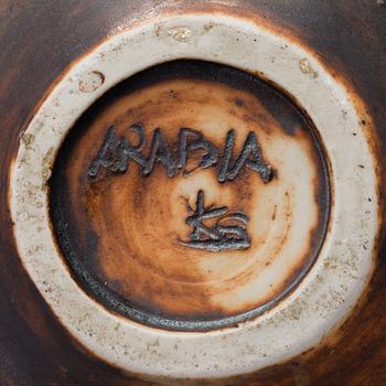 KYLLIKKI SALMENHAARA, A CERAMIC BOWL. Signed KS Arabia.