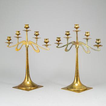 KANDELABRAR, ett par, jugend, mässing, Georg Wojidkow Malmö, 1900-talets början.