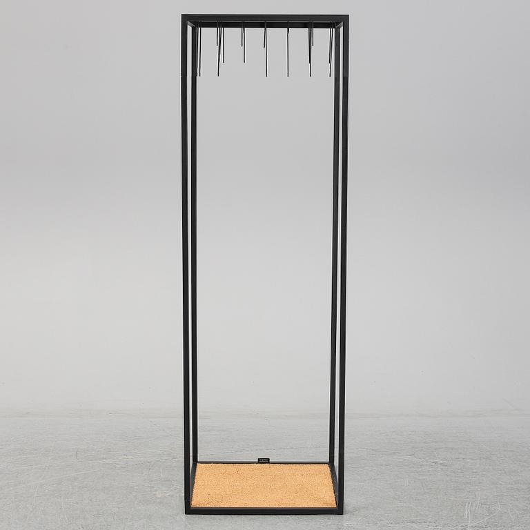 ALEXANDER LERVIK, "Atelier Floor Hanger", klädhängare, Design House Stockholm 2020.