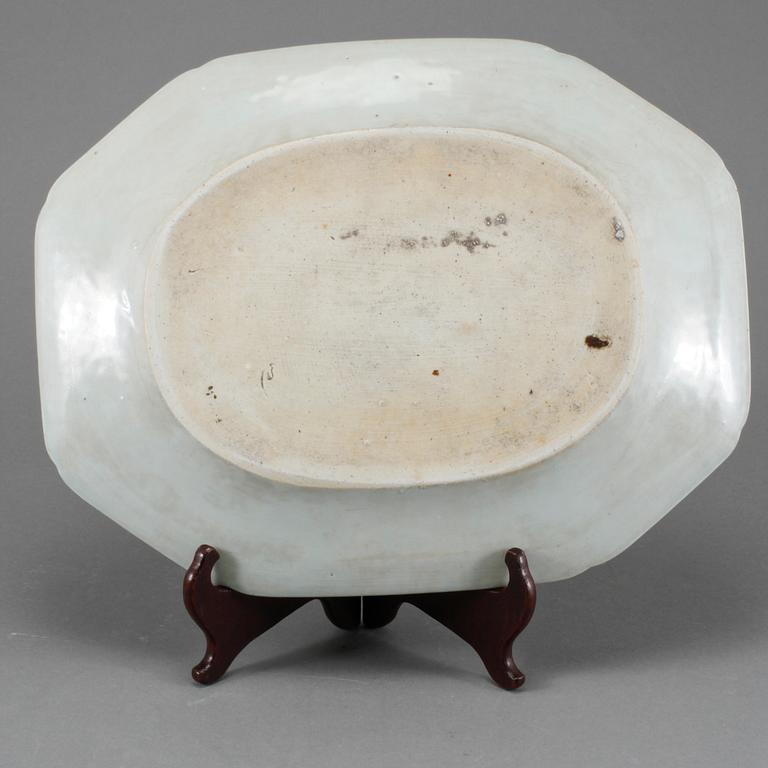 STEKFAT, porslin, Kina, Jiaqing (1796-1820).