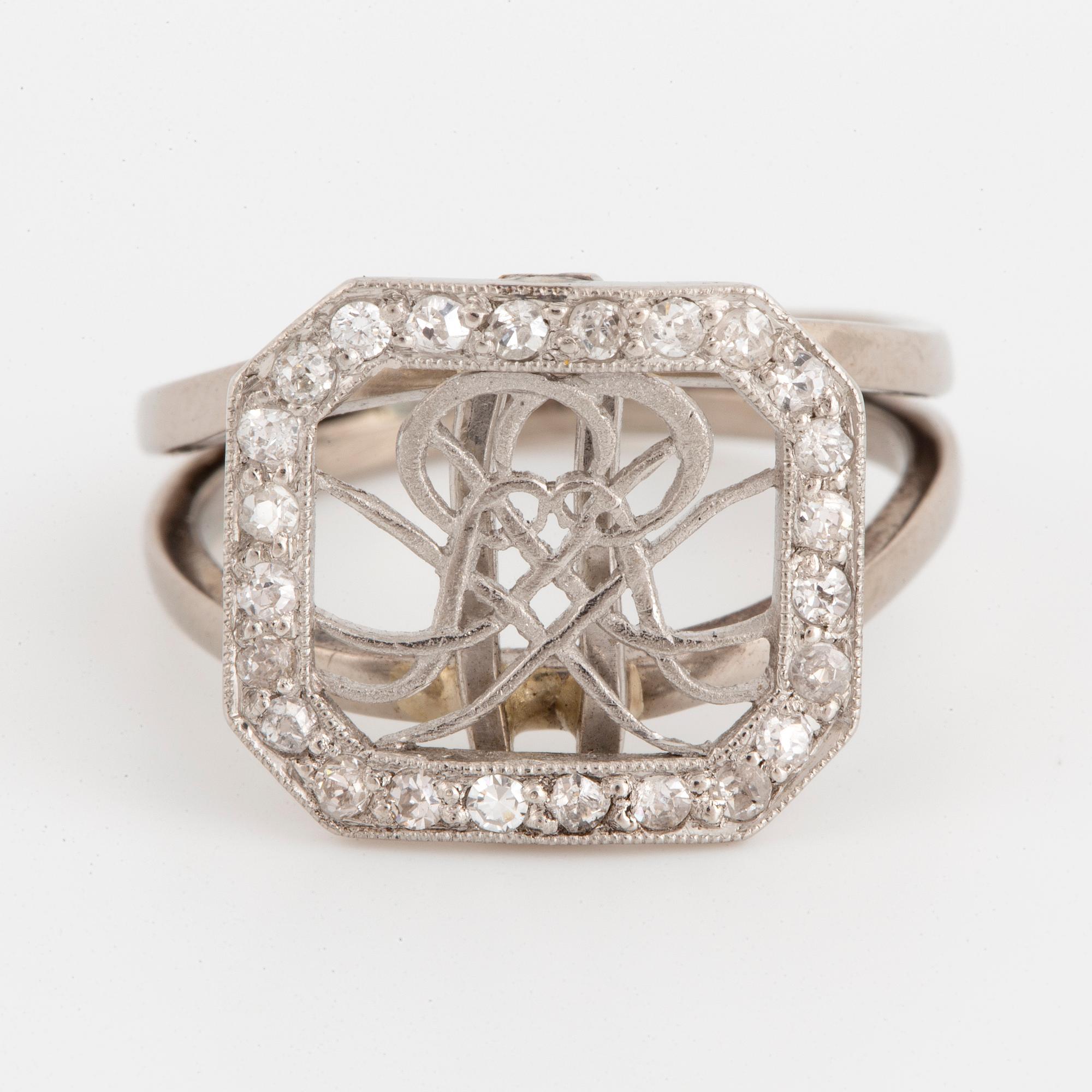 Old-cut diamond monograme ring.