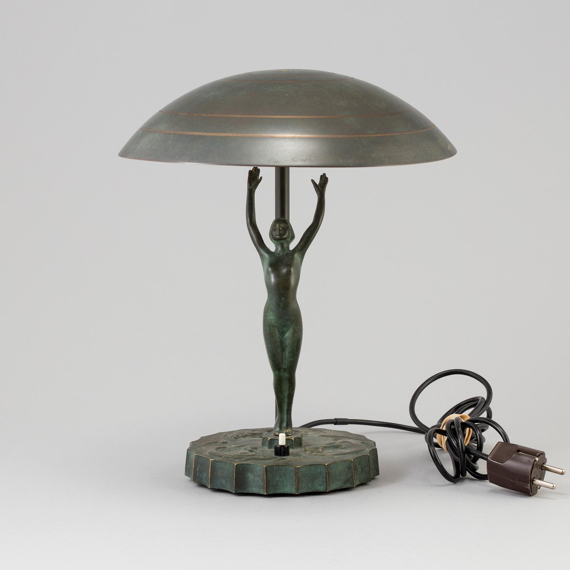 BORDSLAMPA, 1900-talets första hälft.
