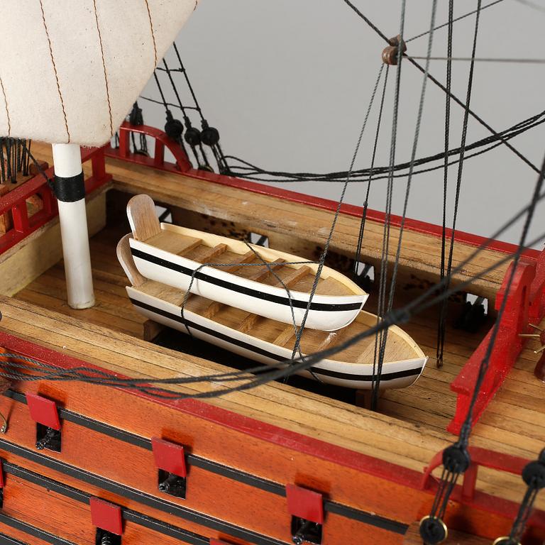 FARTYGSMODELL, 2000-tal. "La Licorne" (Enhörningen) från berättelserna om Tintin.