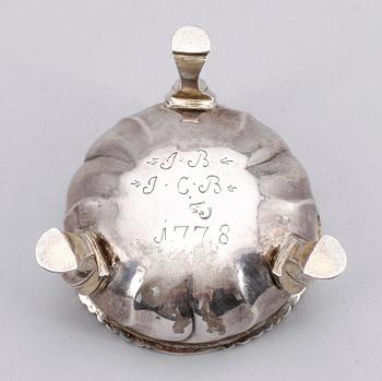 SALTKAR, silver, Tyskland, 1700-tal. Vikt ca 56 gram.