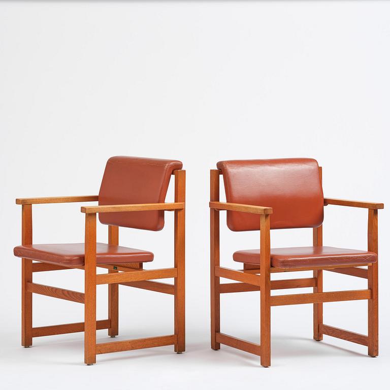 John Kandell, karmstolar, ett par, J. E. Blomqvist Möbelfabrik, Storvreta, för Tingshuset i Västervik, ca 1959.