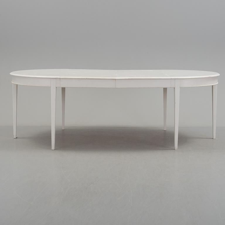 A late 20th century Gustavian style diningtable.
