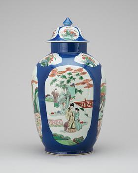 A  reserved-decorated jar with cover. Kangxi-style.