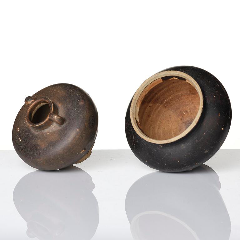 A group lot of ceramics for the Southeast Asian market, 14/16th century. (7 pieces).