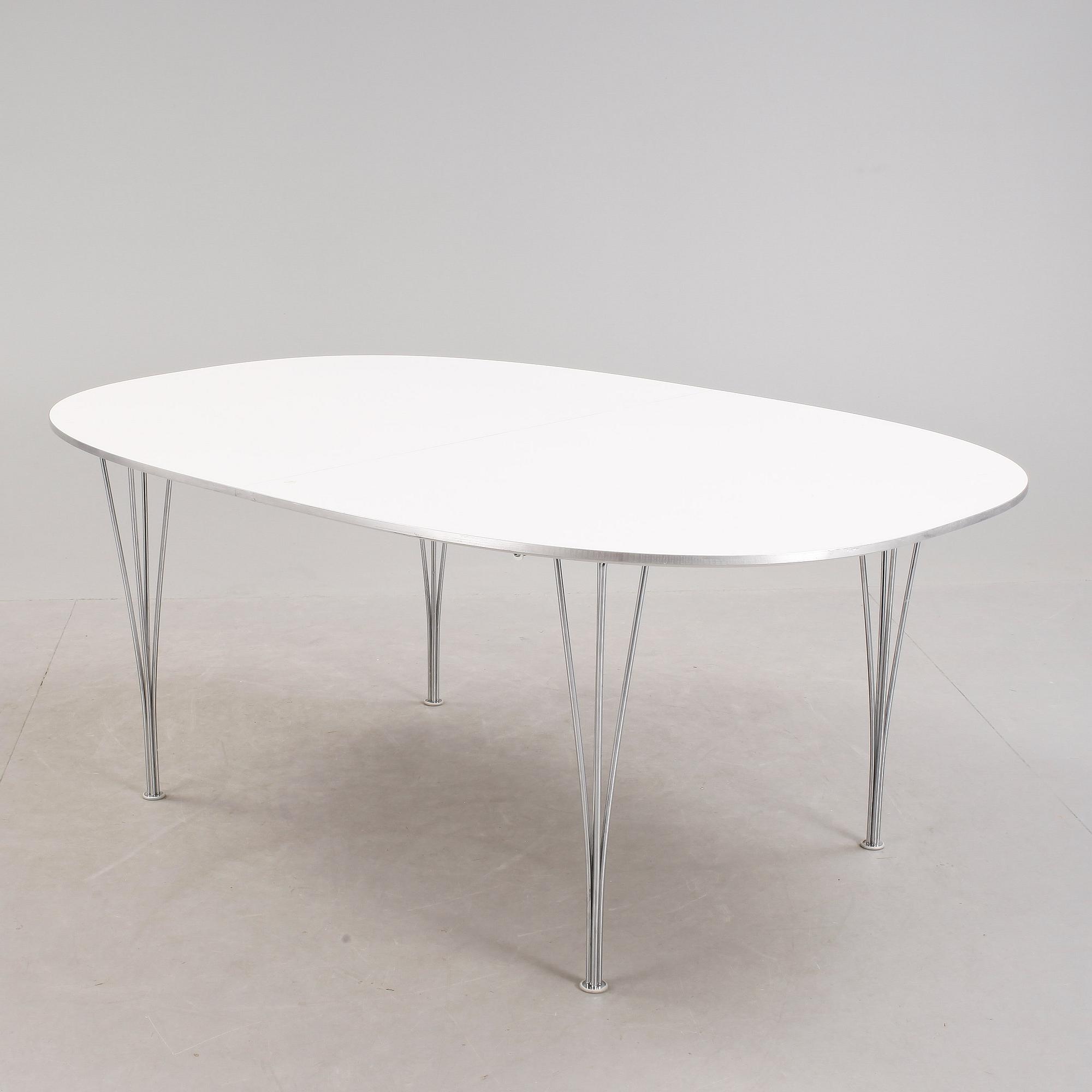 BORD, "Superellips", Bruno Mathsson & Piet Hein, Fritz Hansen, Danmark.