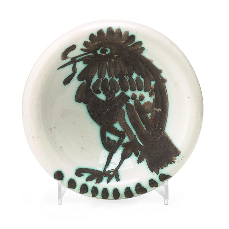 A Pablo Picasso faience bowl 'Oiseau au ver', Madoura, Vallauris, France post 1952, Ramié 172.