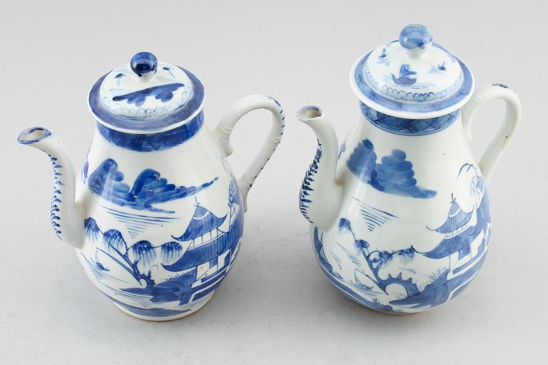 KANNOR, 2 st, porslin, Kina, 1800-/1900-tal.