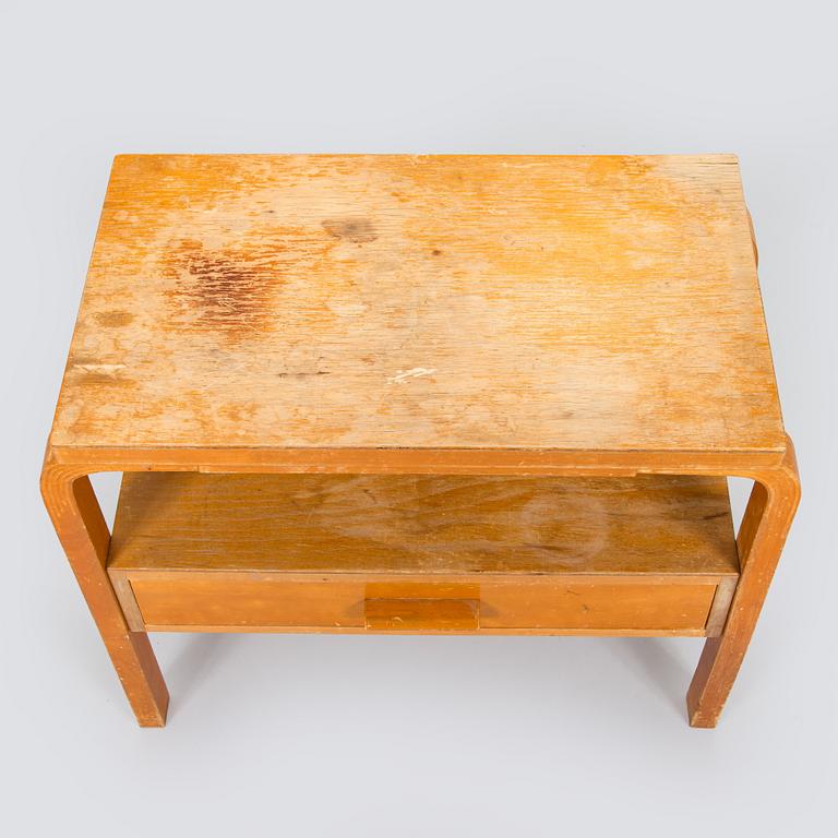 Alvar Aalto, bord / sidobord, modell 87, för O.Y. Huonekalu- ja Rakennustyötehdas A.B. tidigt 1950-tal.