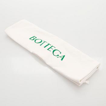 Bottega Veneta, a 'Point' bag.