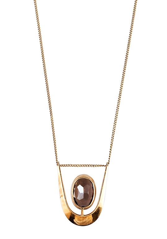Eero Rislakki, A GOLDEN PENDANT.