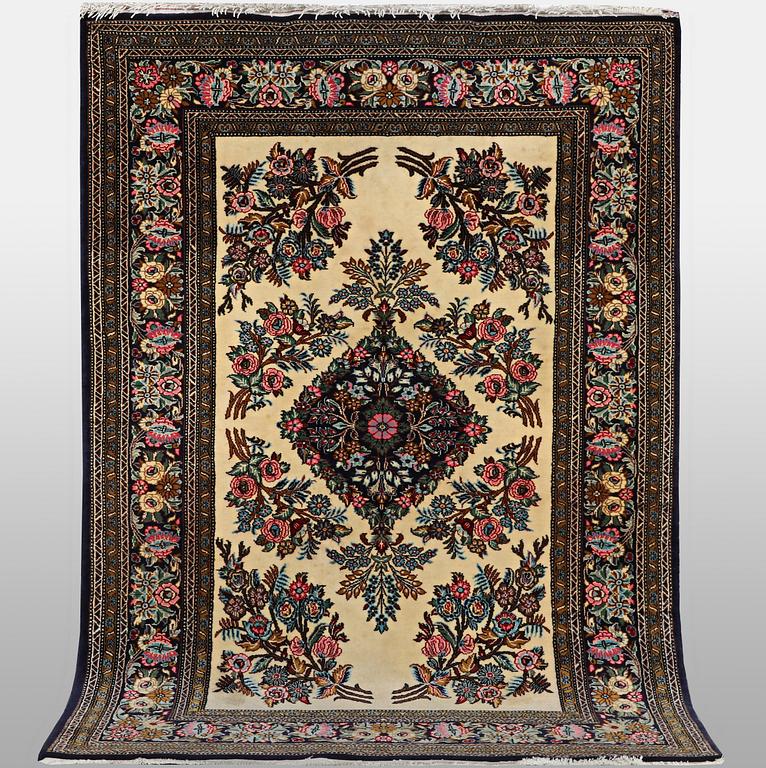A rug, Quum, ca 156 x 106 cm.