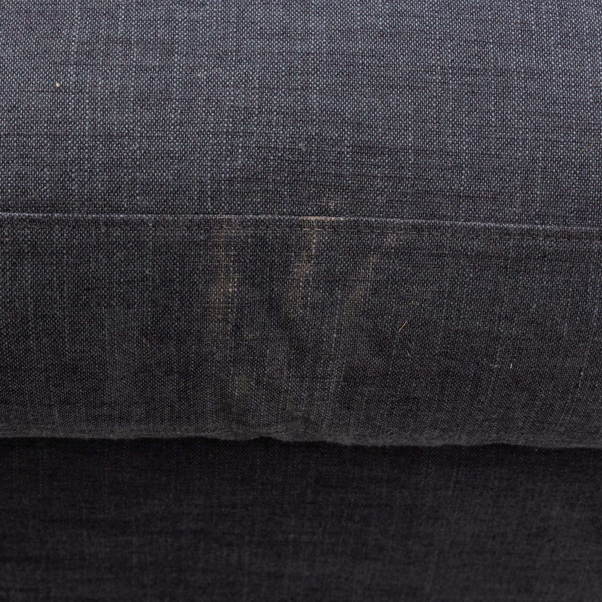 'The Whale XL' sofa from Sweef.