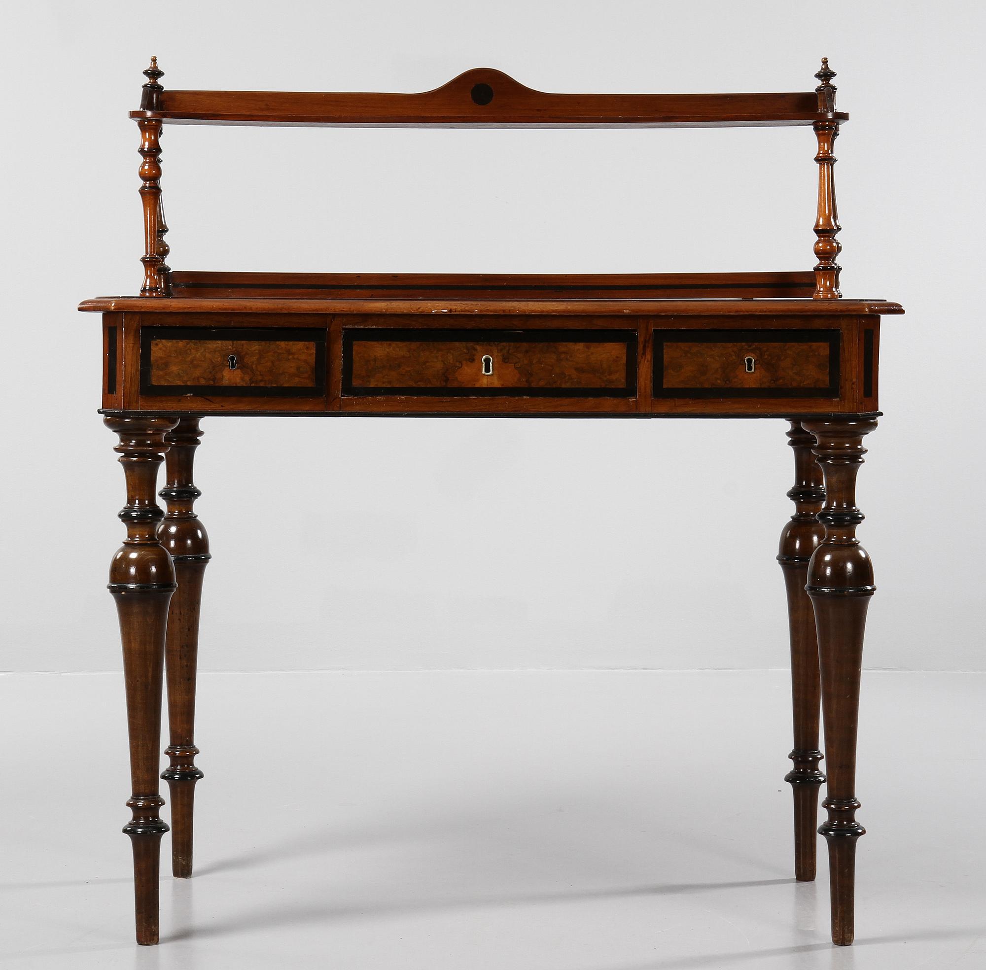 DAMSKRIVBORD, nyrenässans, 1800-talets andra hälft.