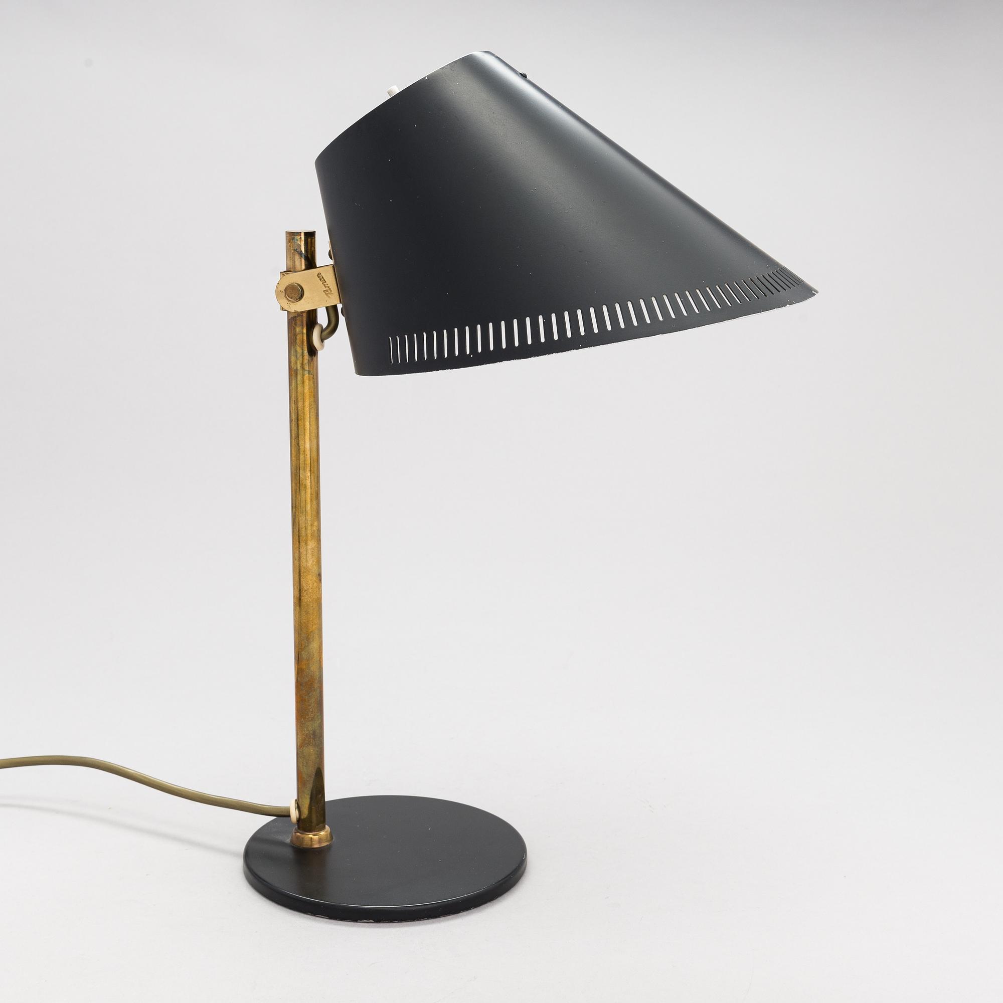 Paavo Tynell, pöytävalaisin, 9227, Taito / Idman, 1900-luvun puoliväli.