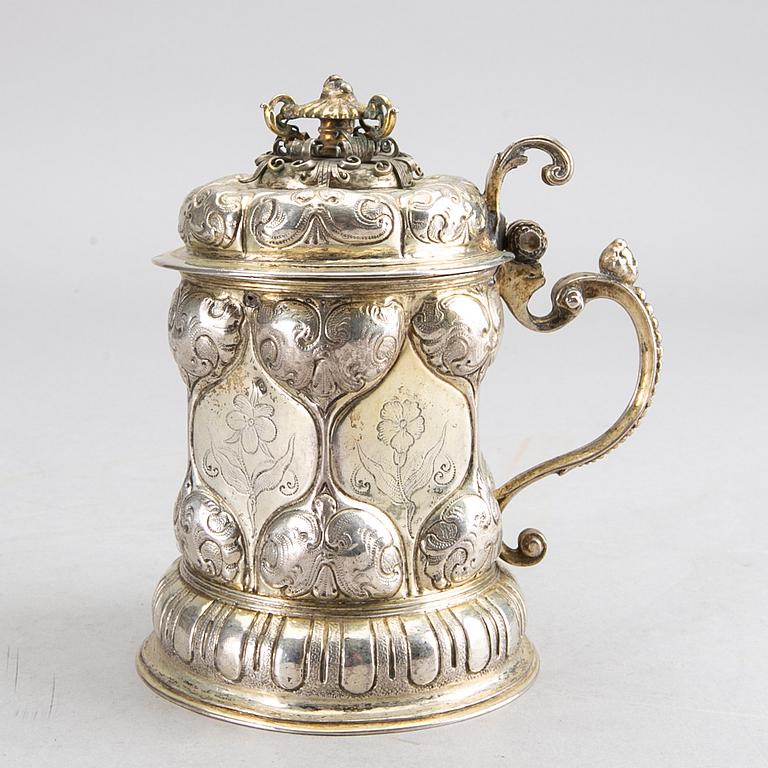 A German 17th century silver-gilt tankard, mark of Philipp Plapert, Nürnberg (1637-1665).