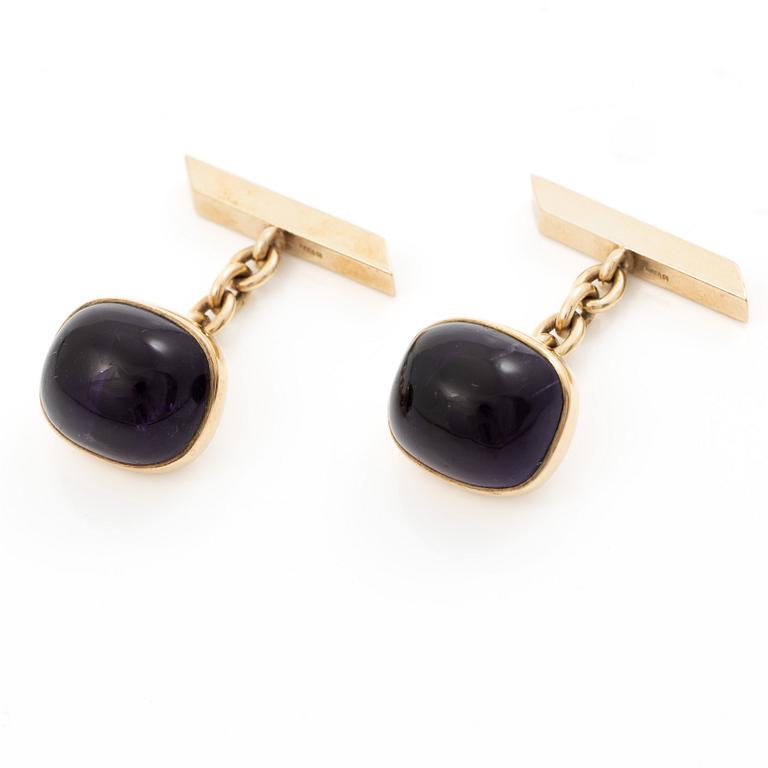 Cufflinks, 9K gold with cabochon-cut amethysts, case marked "R.W. Yeo Ltd, Jewellers, 6, Burlington Arcade, W.1.
