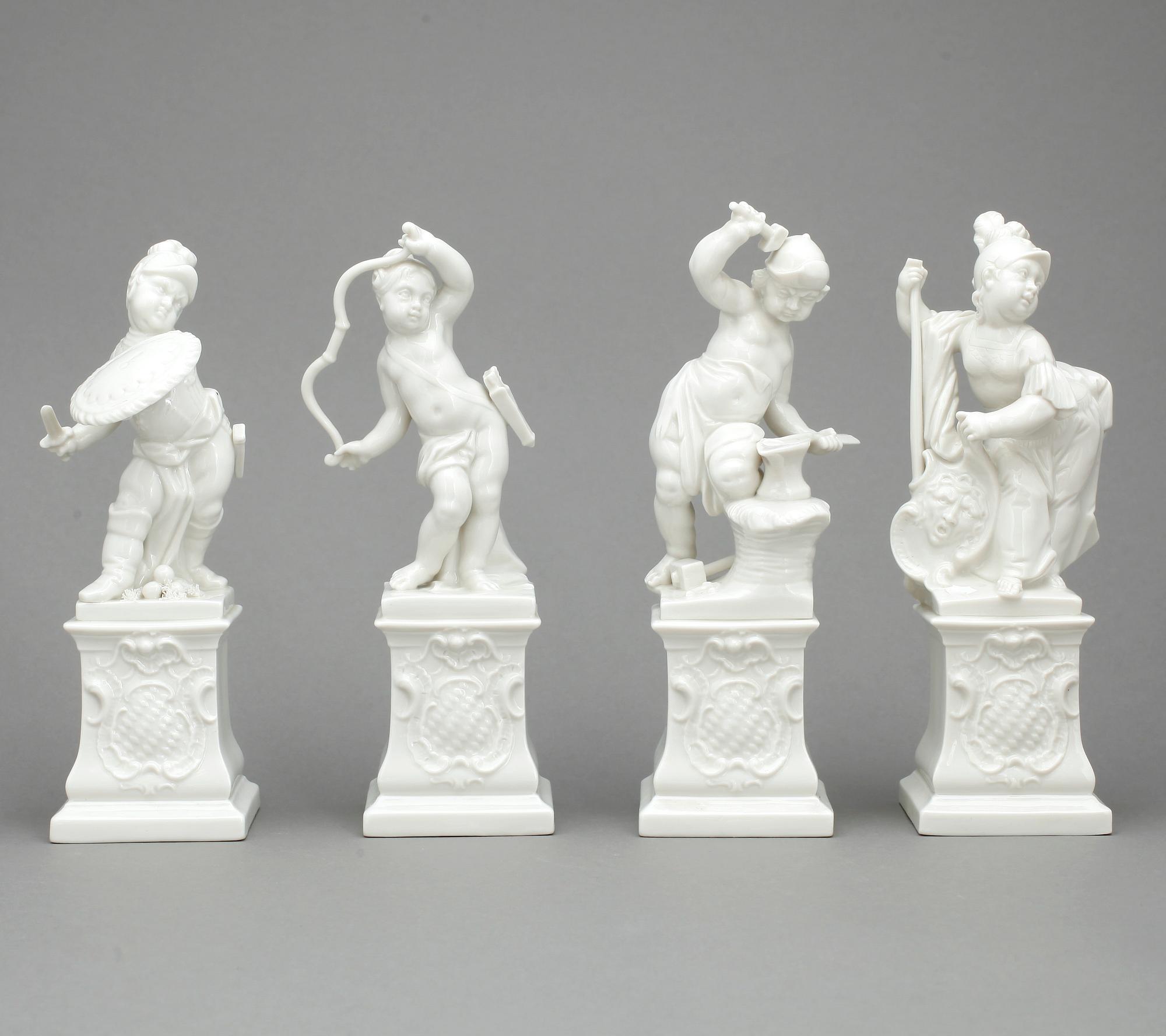 BORDSFIGURINER, 11 st, porslin, Nymphenburg, omkring sekelskiftet 1900.