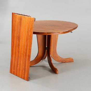 UTERUMSMÖBLER / TRÄDGÅRDSMÖBLER, ett bord samt 6 stolar, omkring år 2000.