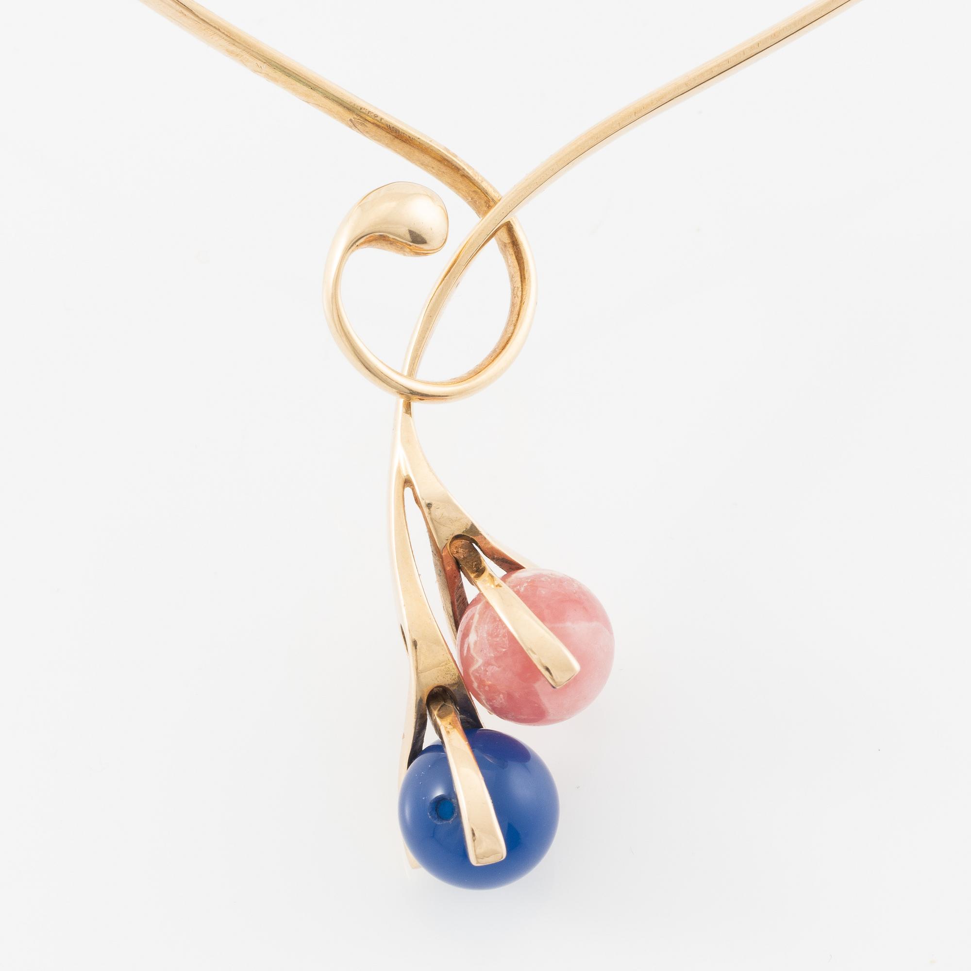 Necklace 14K gold with fourteen loose interchangeable beads.