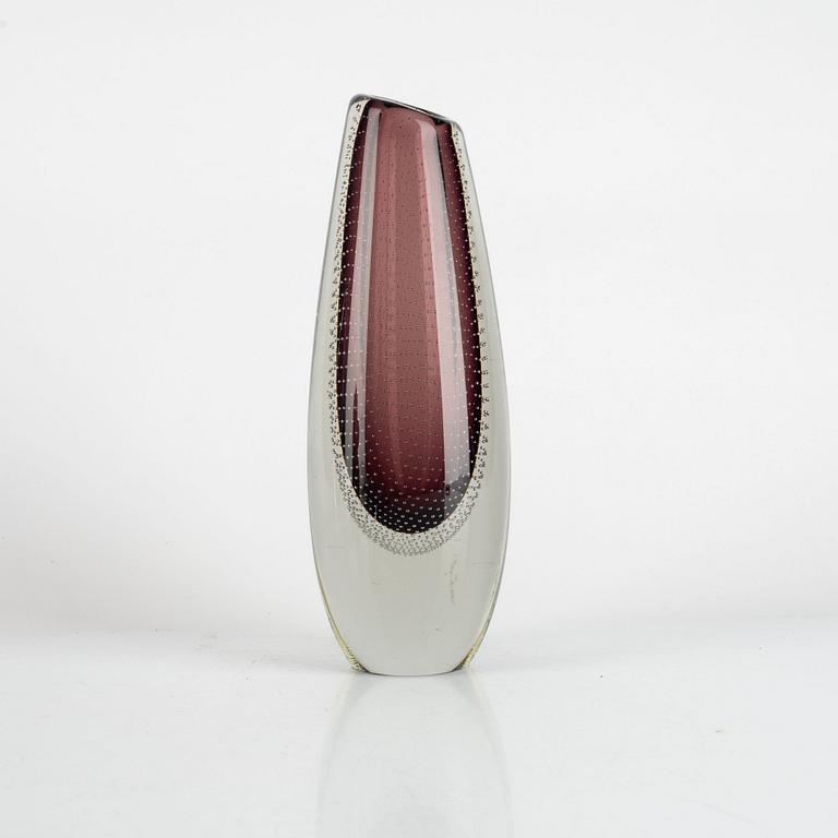 Gunnel Nyman, a vase, Nuutajärvi Notsjö, Finland, 1959.