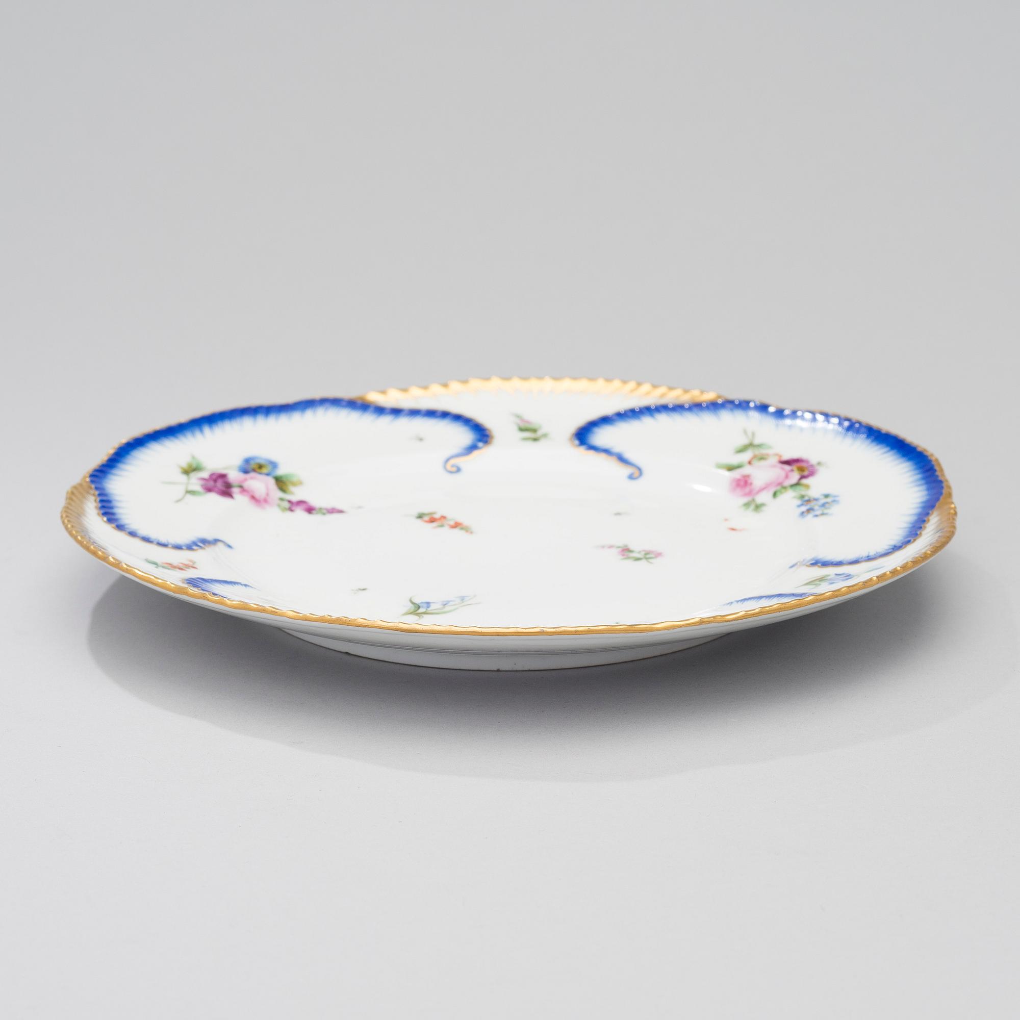 RYSK PORSLINSTALLRIK, Kejserliga Porslinsfabriken, Nikolai I:s tid 1825-1855.