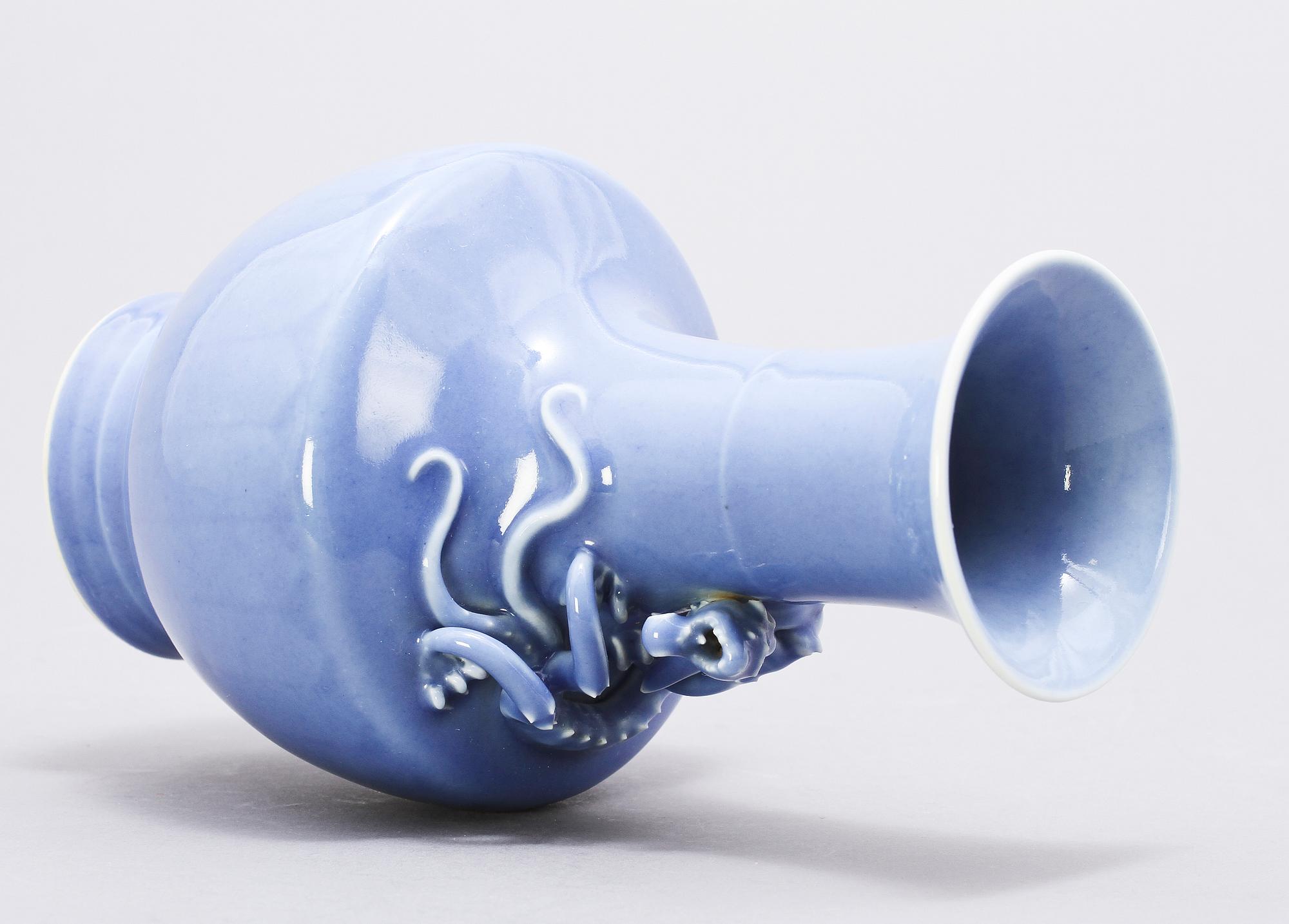 VAS, porslin, Kina, 1900-tal.