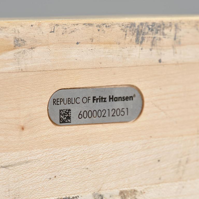 Poul Kjaerholm, matbord, "PK54A", Fritz Hansen, Danmark, 2015.