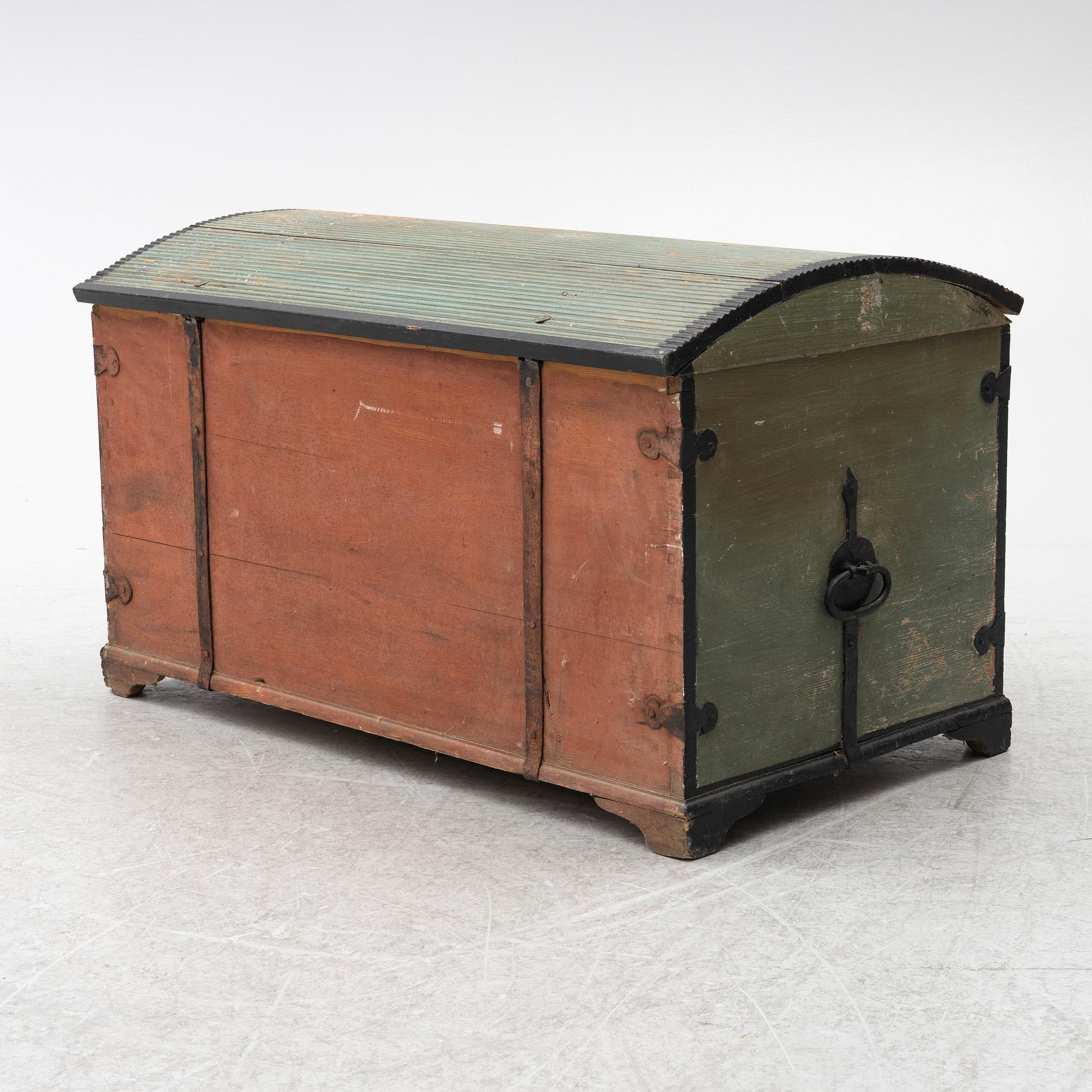 Chest, 19th century.